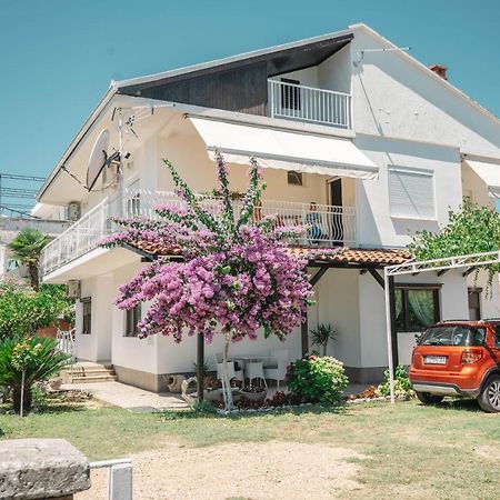 Vila Adriatik Ulcinj Exterior foto