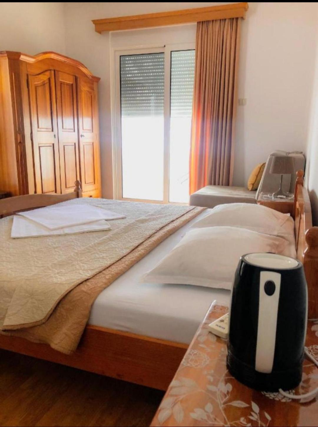 Vila Adriatik Ulcinj Exterior foto