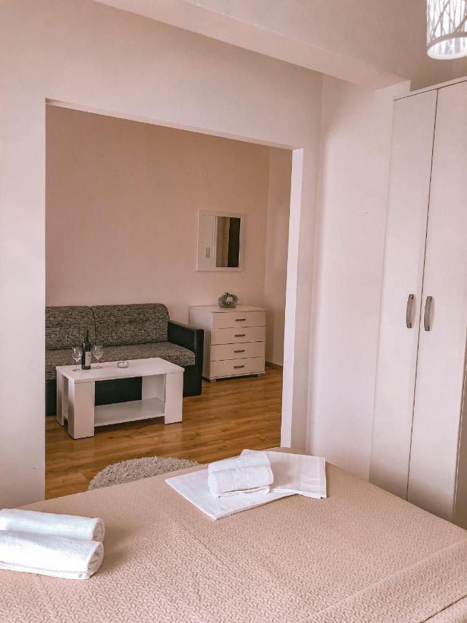 Vila Adriatik Ulcinj Exterior foto