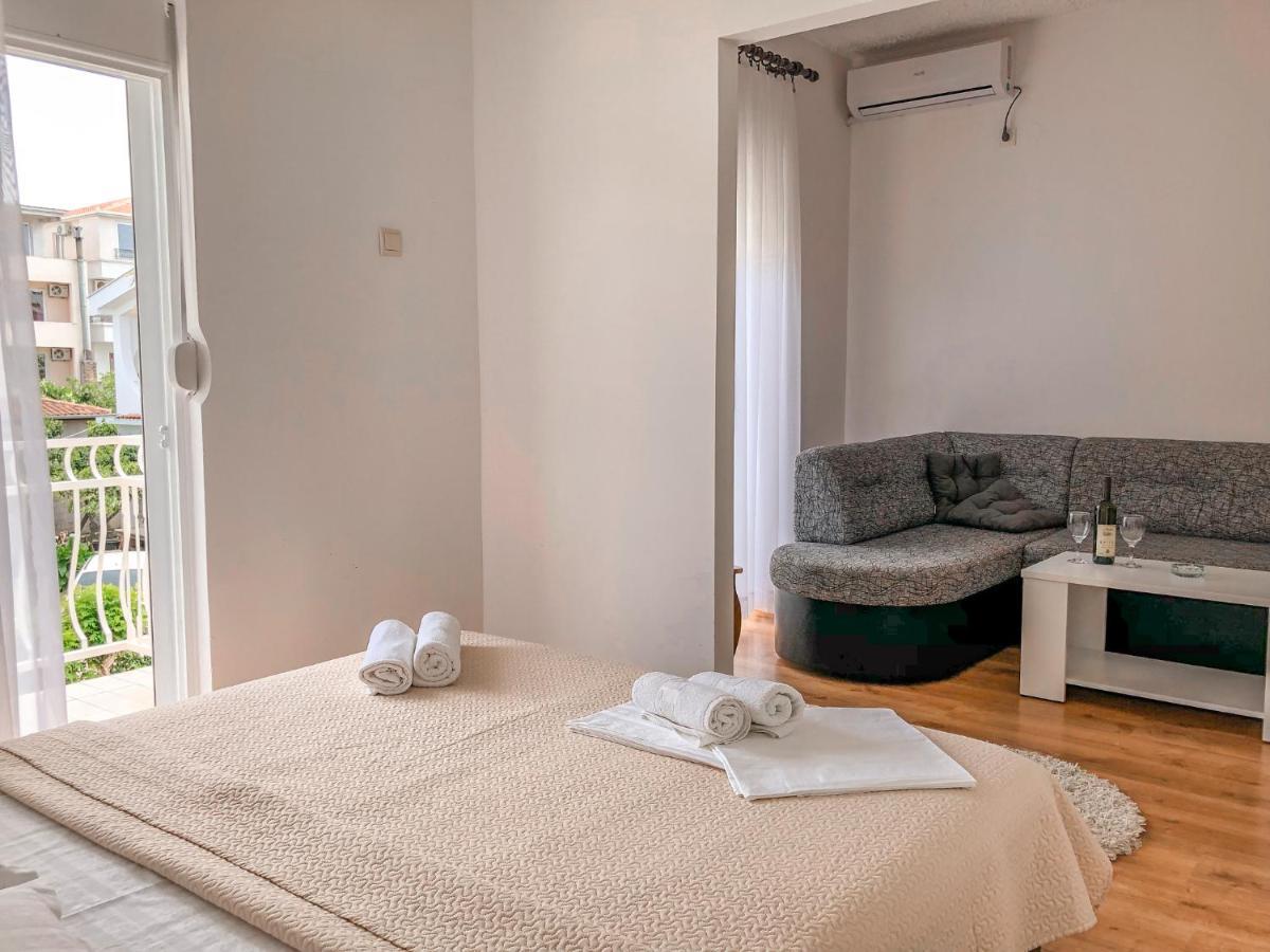 Vila Adriatik Ulcinj Exterior foto